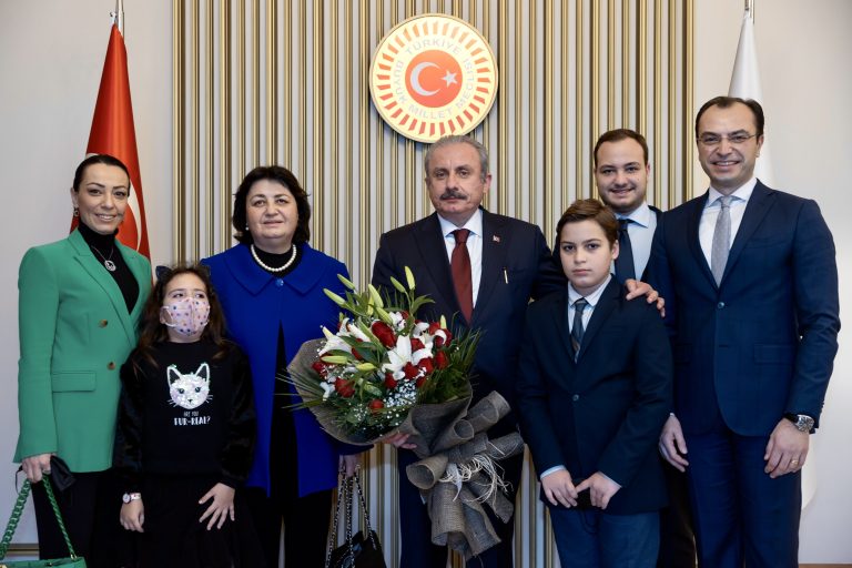 TBMM Başkanı Şentop, Batı Trakya Türklerinin savunucusu merhum Dr. Sadık Ahmet’in ailesini kabul etti