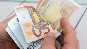 Euro Bölgesi’nde enflasyon, kayıtlardaki en yüksek seviyesine çıktı