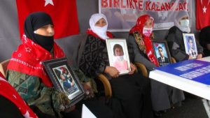 Muş’ta evlat nöbeti devam ediyor