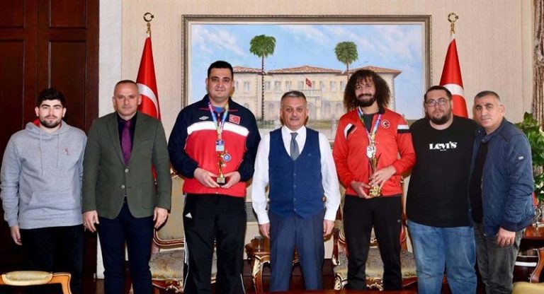 İşitme Engelliler Erkek Voleybol Takımı Vali Yazıcı’yı Ziyaret Etti