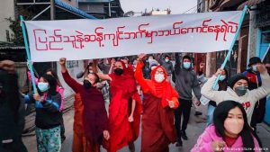 Myanmar’da darbe sessiz gösterilerle protesto edildi