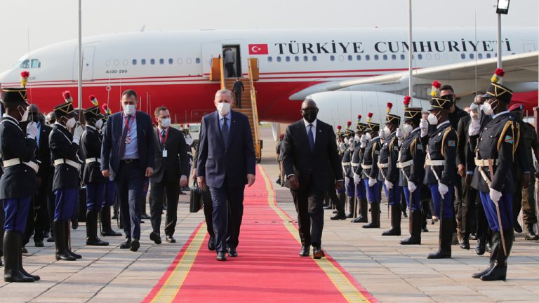 Cumhurbaşkanı Erdoğan yeniden Afrika’da