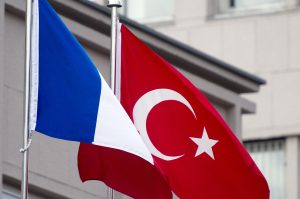 Fransa ve Türkiye’den yorumsuz iki tablo