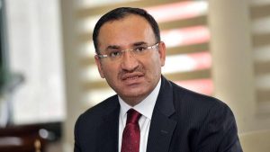 Bakan Bozdağ: Cumhurbaşkanımıza hakaret eden kendini bilmezleri kınıyorum