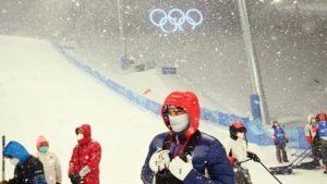 Pekin’de olimpiyatların ilk karı yağdı