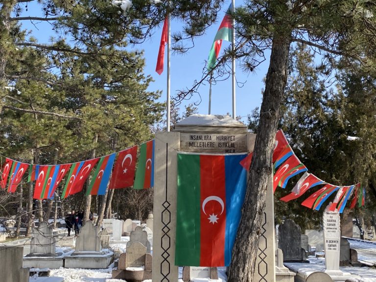 Azaflı Derneği Mehmet Emin Resulzade’yi Mezarı Başında Andı