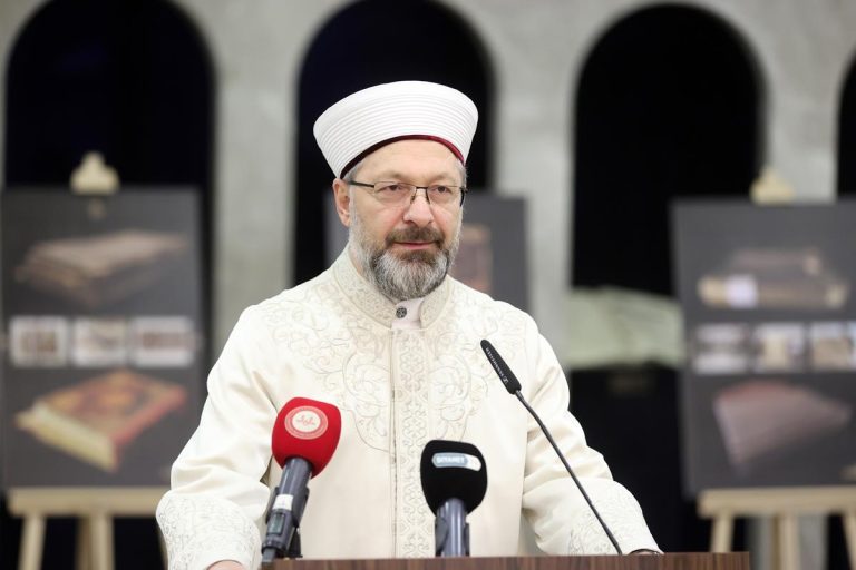 Prof. Dr. Ali Erbaş, “70 bin camimizde kitaplığımız, kütüphanemiz var”