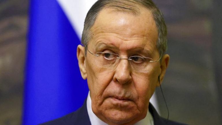 Lavrov: Ukrayna’ya garantör ülkelerden biri de Belarus olmalı