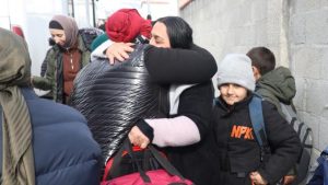 Ukrayna’dan tahliye edilen Ahıska Türkleri yurda getirildi