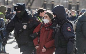 Rusya’da savaş karşıtı protestolara sert müdahale: Sadece dün 3000’e yakın eylemci gözaltında!