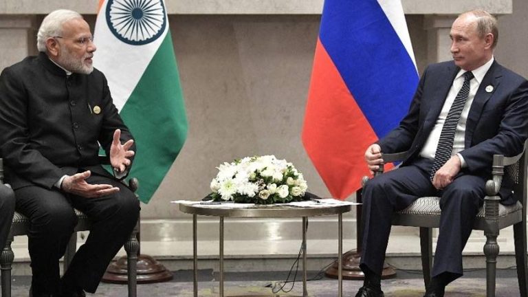 Ukrayna yaptırımları, savunma sanayinde Rusya’ya bağımlı olan Hindistan’ı nasıl etkileyecek?