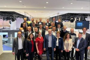 OİB heyeti, Fransa’nın yeni nesil elektrikli araç modellerini inceledi