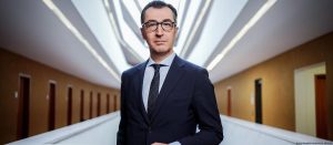 Özdemir: Putin aç bırakma politikası izliyor