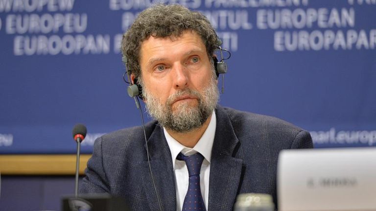 Osman Kavala’ya ‘hükümeti ortadan kaldırmaya teşebbüs’ten ömür boyu hapis