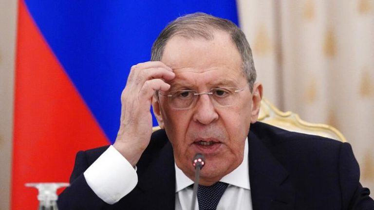 Lavrov’dan Batı’ya suçlama: Ukrayna ile müzakereleri raydan çıkarmaya çalışıyorlar