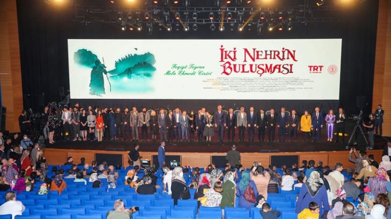 TRT yapımı ‘İki Nehrin Buluşması’ belgeselinin galası Diyarbakır’da yapıldı