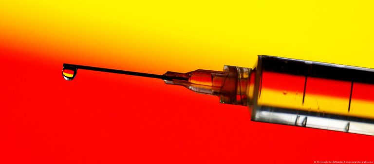 Almanya’da aşının yan etkileri tartışılıyor