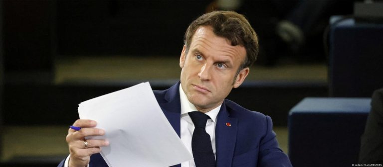 Macron yeni kabineyi açıkladı