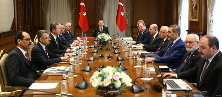 On soruda politik bir savaş şirketi SADAT