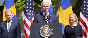 Biden’dan İsveç ve Finlandiya’nın NATO üyeliğine tam destek