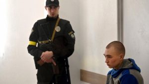 Ukrayna: Savaş suçu işlemekten yargılanan ilk Rus askeri ‘af’ diledi