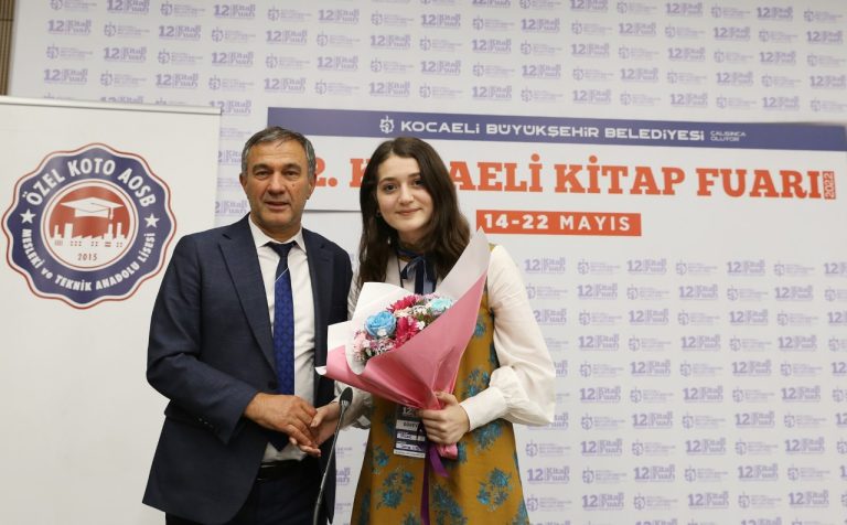 KOTO Okulu’nun gururu Sehle Uysal, okuyucularıyla buluştu  