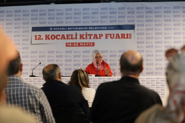 Yazar, çevirmen ve mütefekkir Cemil Meriç’in kızı yazar Prof. Dr. Ümit Meriç, 12. Kocaeli Kitap Fuarı’nda