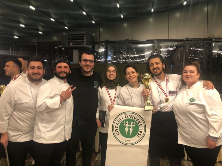Kocaeli Üniversitesi Turizm Fakültesi Gastronomi ve Mutfak Sanatları Bölümü, yemek yarışmasında altın madalya kazandı
