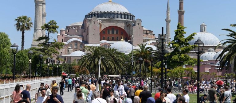 İsrail İstanbul’a seyahat uyarısının seviyesini düşürdü