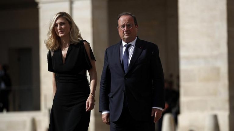 Fransa’nın eski Cumhurbaşkanı Hollande, oyuncu Julie Gayet ile evlendi