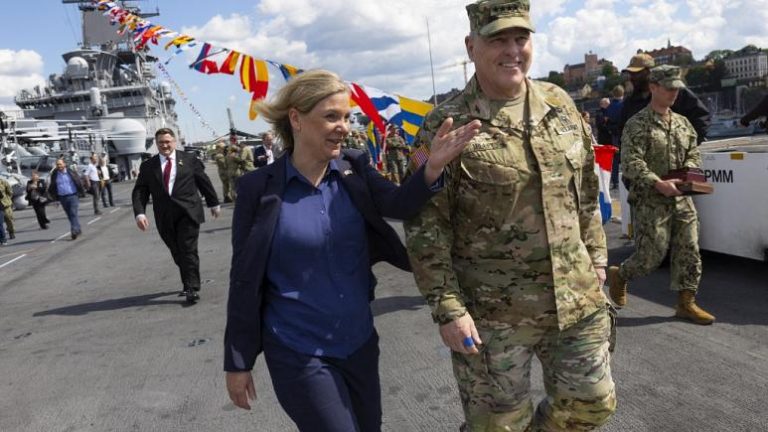 Türkiye’nin üyeliklerine karşı çıktığı İsveç ve Finlandiya’nın yer aldığı NATO tatbikatı başladı