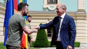 Scholz Kiev’de bir parça güven kazandı