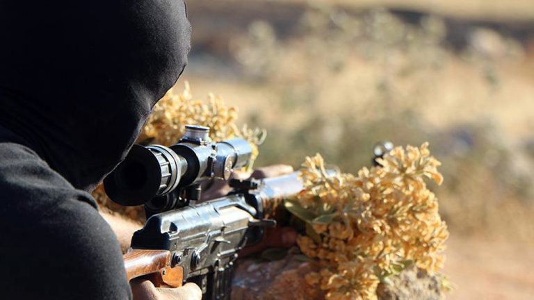 Suikastlar, Protestolar ve Yaptırımlar Kıskacında İran