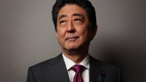 Şinzo Abe: Japonya’nın en uzun süre başbakanlık yapan lideri nasıl bir miras bıraktı?