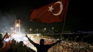 Türkiye’nin en karanlık gecesinde neler yaşandı?