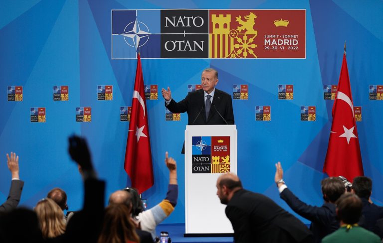 Muhalefetin Nafile Çabası