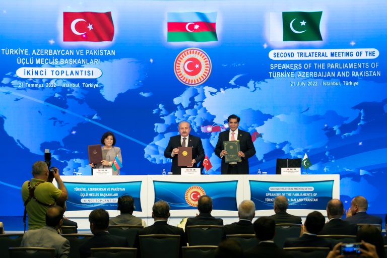 Türkiye, Azerbaycan ve Pakistan Meclis Başkankanları İstanbul Beyannamesini imzaladı