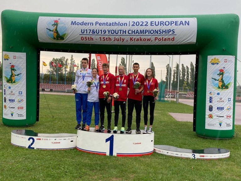 Kocaeli Yüzme Kulübü sınırları zorluyor