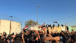 Irak’ta Sadr destekçileri parlamentoyu bastı
