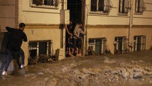 İstanbul’da evleri su basana 5 bin, iş yerlerini su basana 10 bin lira verilecek