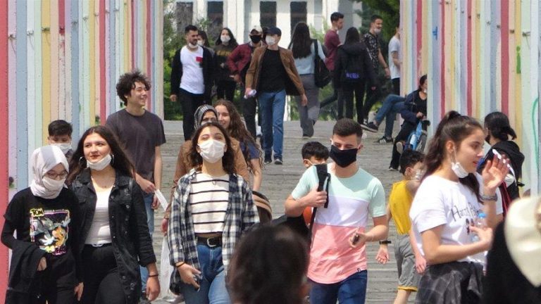 Gençler neye muhalif?