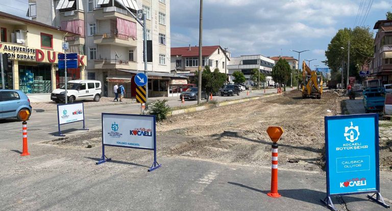 Donanma Kenti Gölcük’te Adnan Menderes Caddesi prestij cadde oluyor