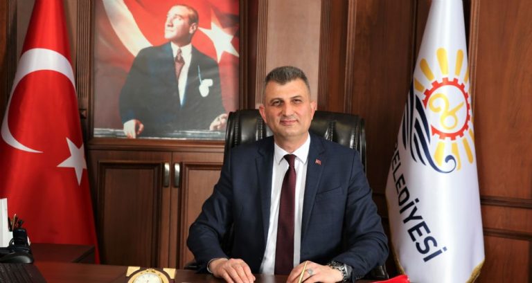 Gölcük Belediye Başkanı Ali Yıldırım Sezer’den 30 Ağustos Zafer Bayramı mesajı