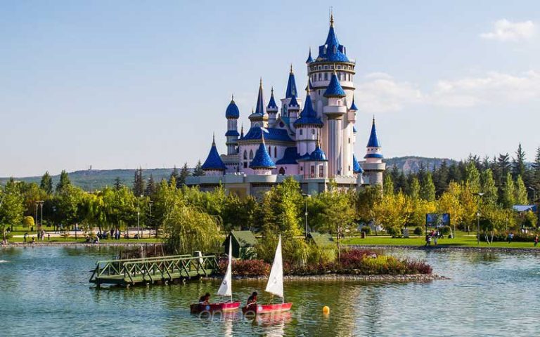 Eskişehir Bilim, Sanat ve Kültür ‘Sazova Parkı’