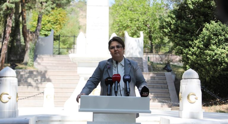 Aile ve Sosyal Hizmetler Bakanı Derya Yanık, Sakarya Meydan Muharebesi’nin yapıldığı Polatlı’da Gazilerle Buluştu