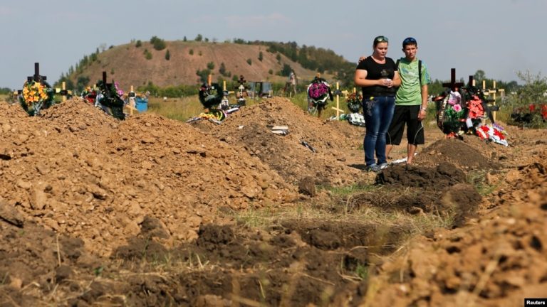Ukrayna’da 440 Ceset Bulunan Toplu Mezar