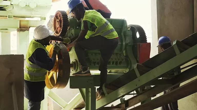 Barış seramikleri: Angola’nın yeni fabrikası gençlere ve gazilere iş imkanları sunuyor