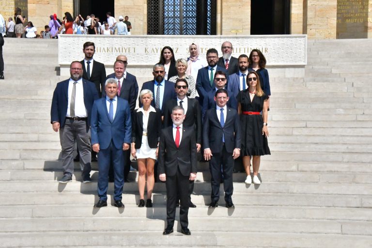 Türkiye Ödeme ve Elektronik Para Kuruluşları Birliği (TÖDEB), Anıtkabir’i ziyaret etti