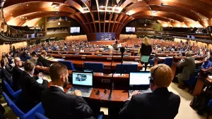 AKPM raporunda Türkiye’ye demokrasi ve insan hakları eleştirisi: AK Parti ve HDP birbirini suçladı