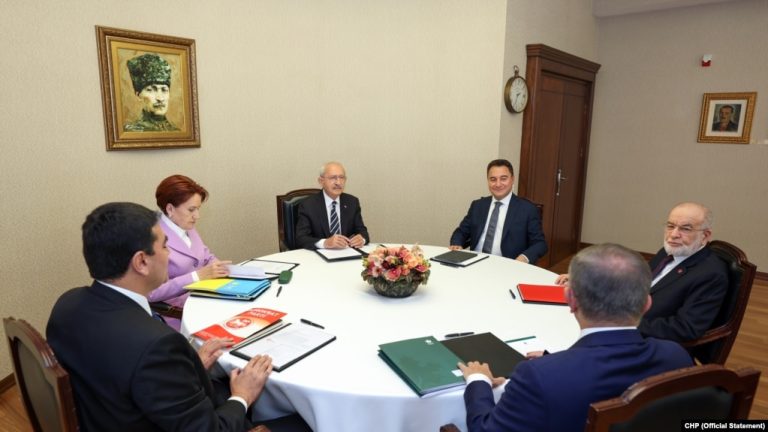 Altılı masada ibre kimi gösteriyor?